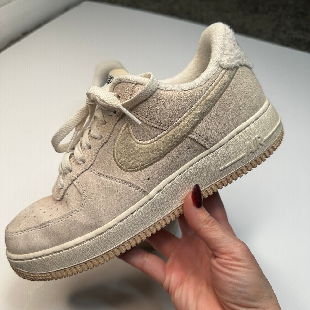 Nike Air Force 1 AF1 07 SE Sanddrift Sherpa Phantom Sneakers